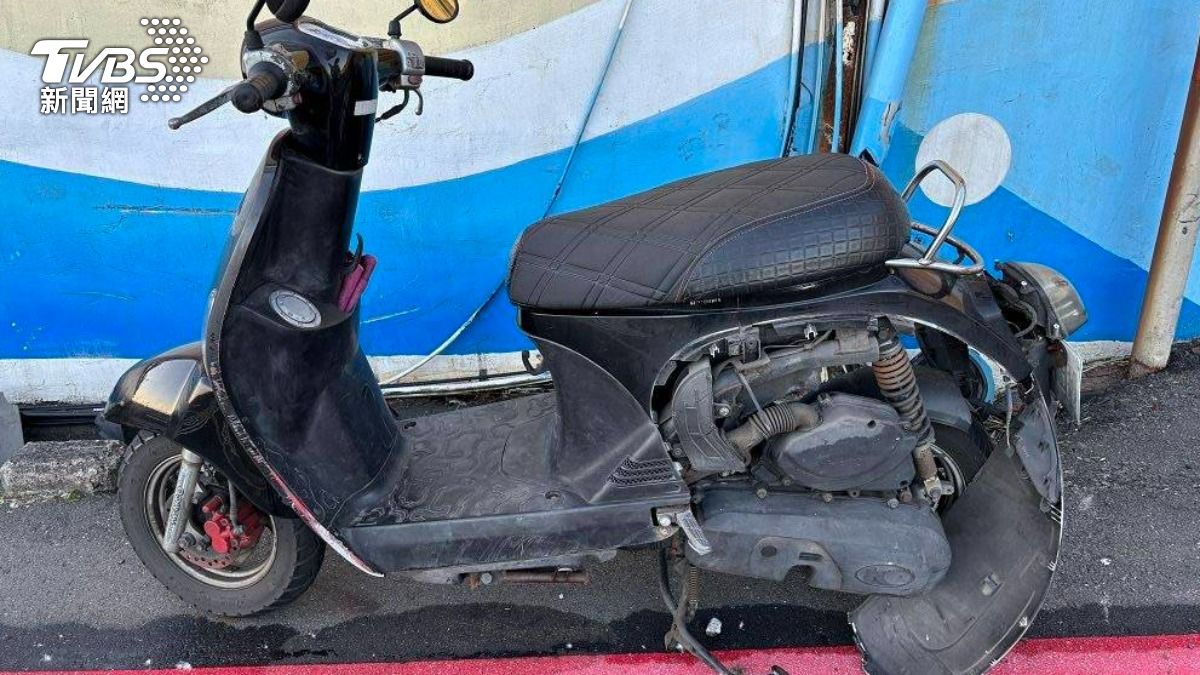 基隆13歲少年騎車自撞,後座15歲好友噴飛不治。(圖/TVBS)
