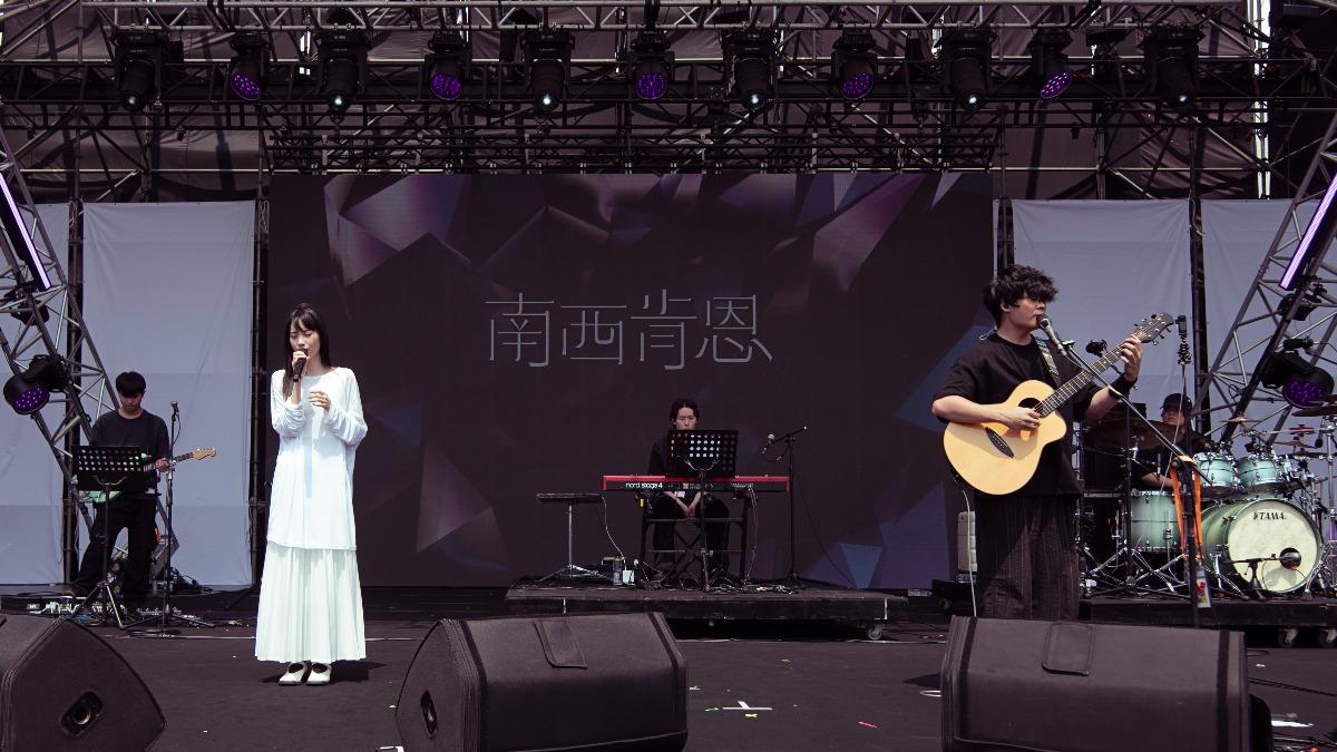 睽違4年再唱大港!南西肯恩揭夯曲「催淚故事」 認了進入倦怠期
