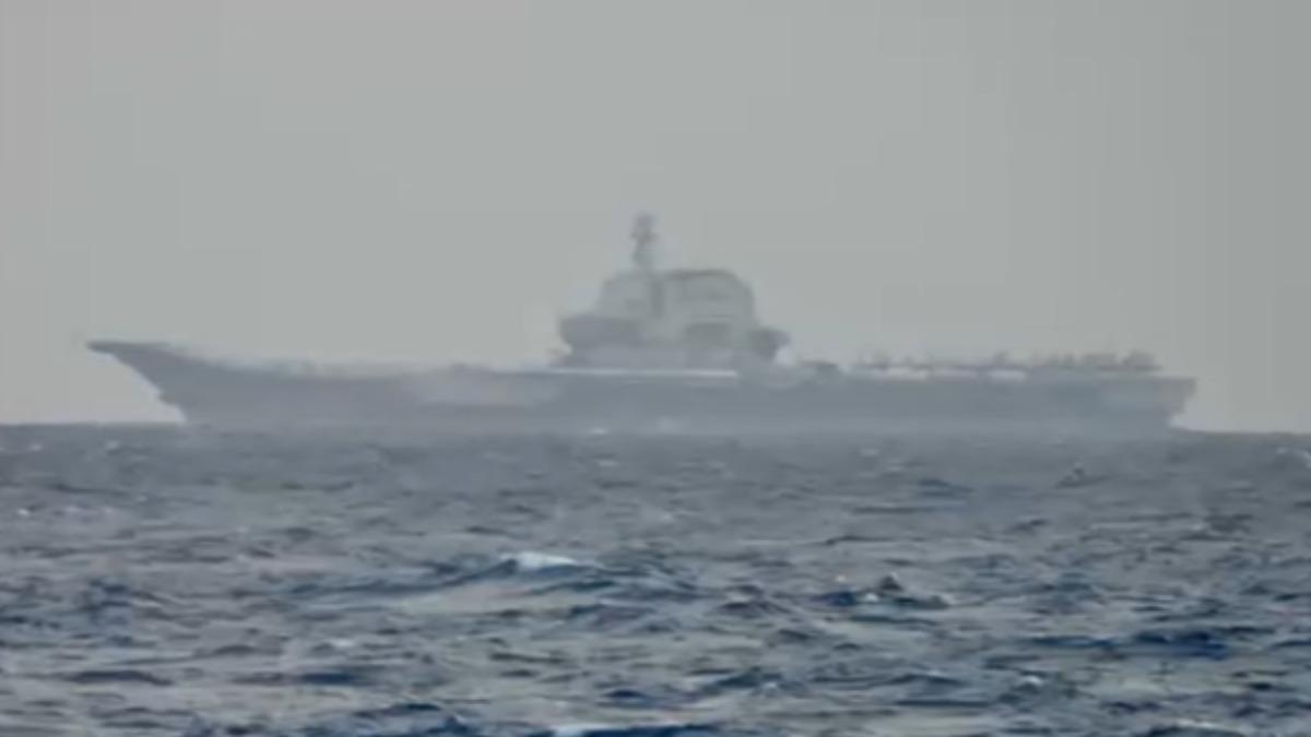 國防部監控解放軍山東艦。(圖/國防部)