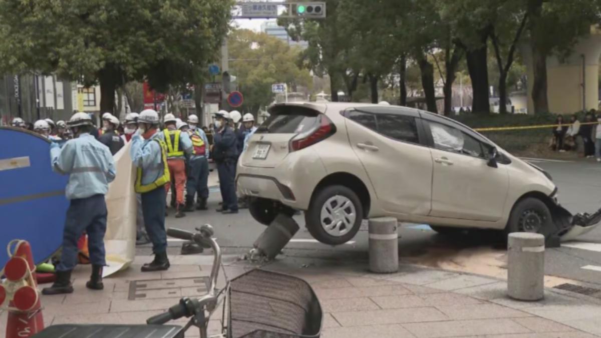 名古屋市中心「汽車衝上人行道」 7人緊急送醫傷勢不明
