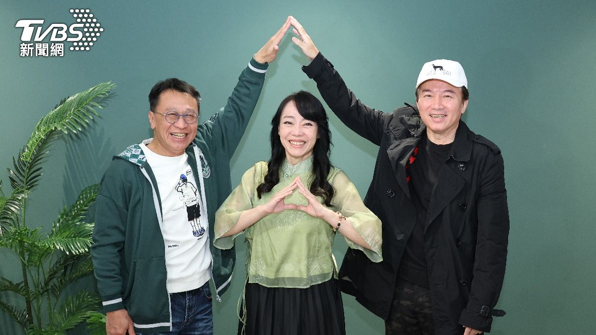 游安順(左起)、范瑞君、孫鵬合作《九如一家人》。(圖/張哲鳴攝)