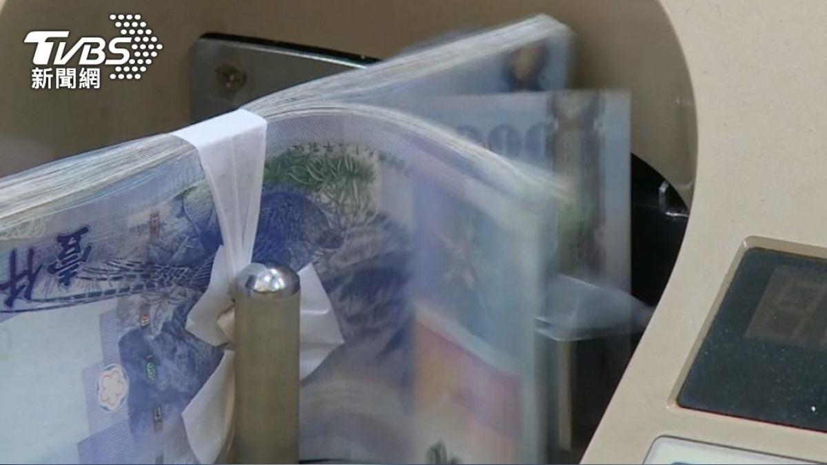 勞動基金大賺逾1.1兆!他酸「去年沒獲利者注意」 網:神操作