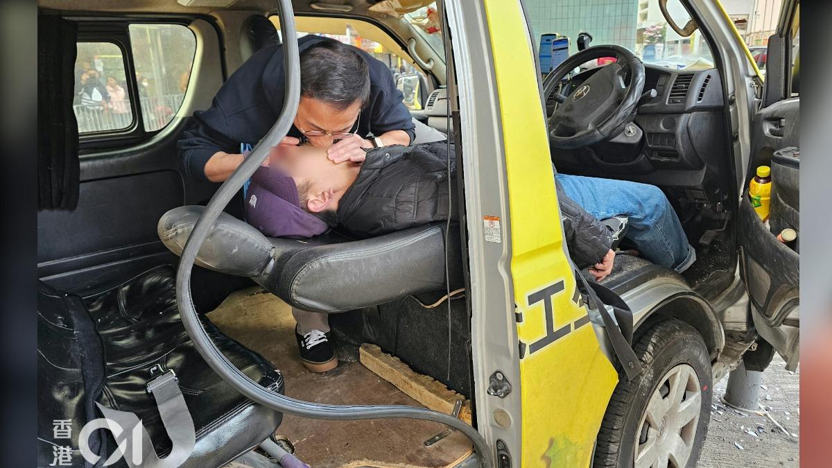 港司機疑昏迷自撞!熱心路人衝上車 口對口人工呼吸搶救