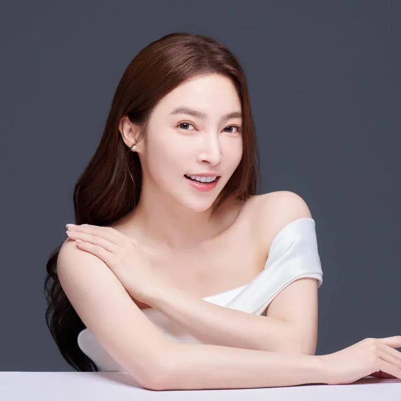 張家瑋個性開朗,演小三要常常心理建設。(圖/翻攝自張家瑋臉書)