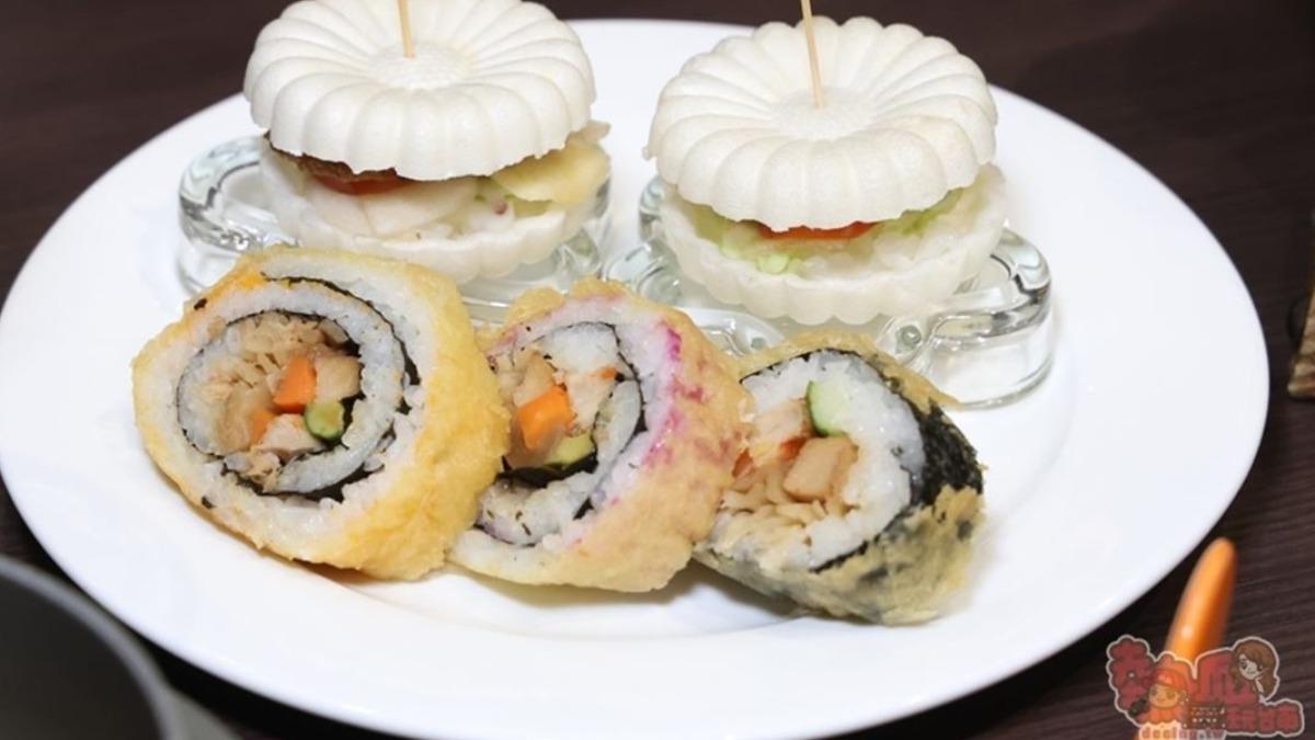 特色料理推薦包入素肉的「最中餅」。（圖／「熱血玩台南。跳躍新世界」提供）