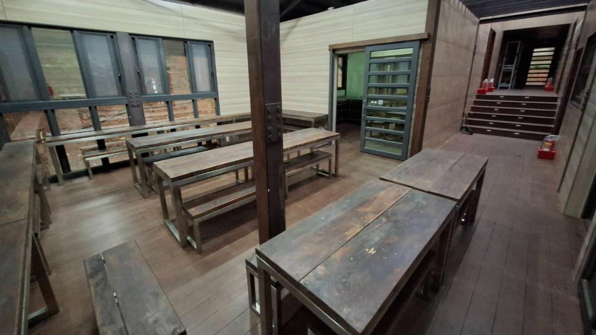 交誼廳內有充電設備。(圖/ 翻攝自「玉山國家公園」fb)