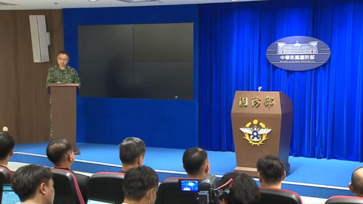 國防部記者會 法新社 CNN駐台記者提問(圖/TVBS)