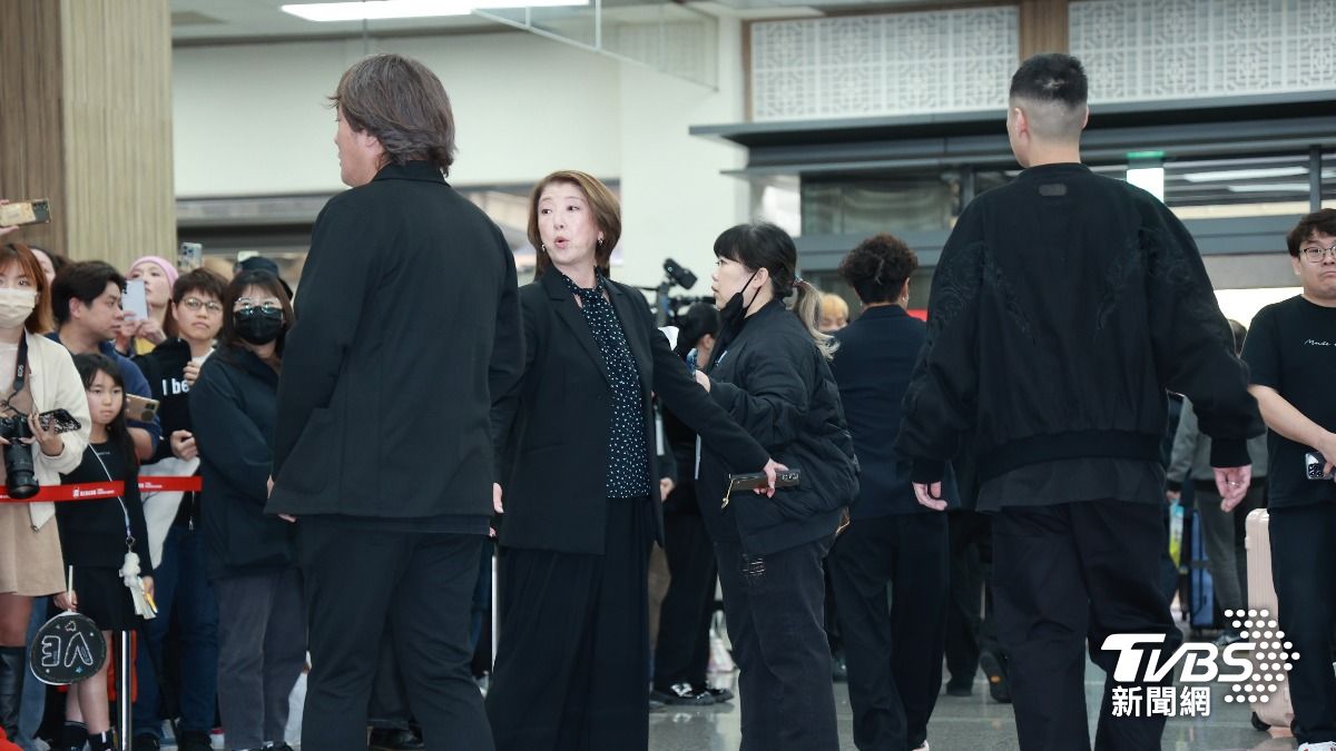 木村拓哉這次來台大陣仗,有多名來自日本的工作人員。(圖/趙世平攝)