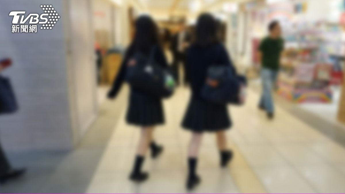 孕妻將臨盆 狼師帶16歲女學生進摩鐵「躲雨性侵」遭起訴