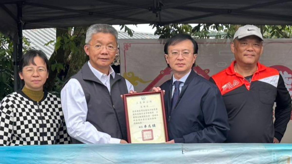 犯法判服社會勞動 地檢出招 清明到先人墓前「懺悔」