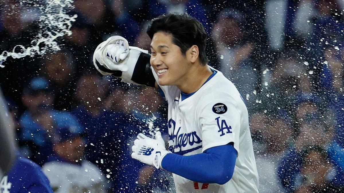大谷(4/3)在對道奇的比賽9局下半1出局,轟出再見全壘打,幫助道奇以6比5擊敗勇士。(圖/AP照片)