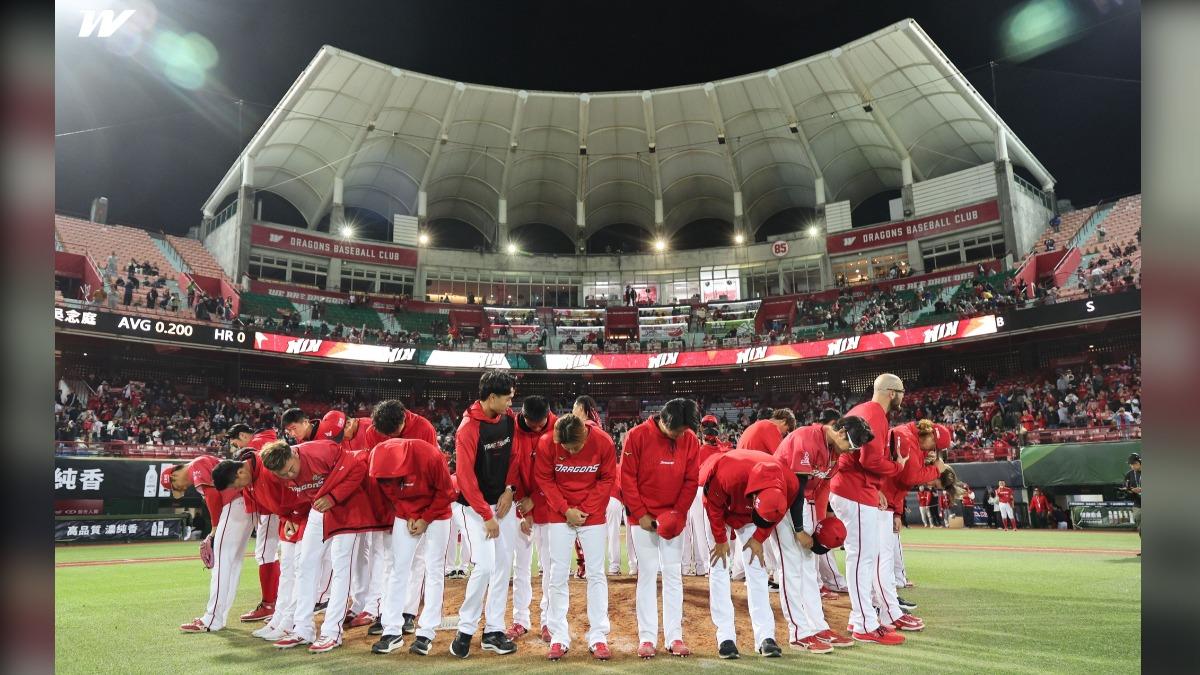 味全龍拿到勝利,也寫下罕見紀錄。(圖/翻攝自臉書味全龍Dragons)