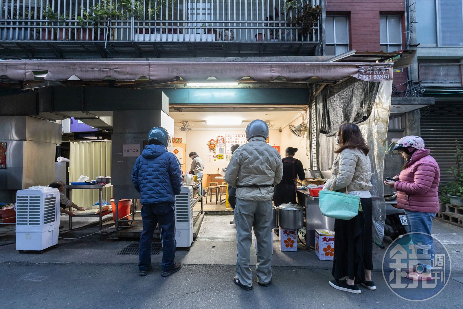 「石牌無名手工蛋餅」是當地著名的早餐店。