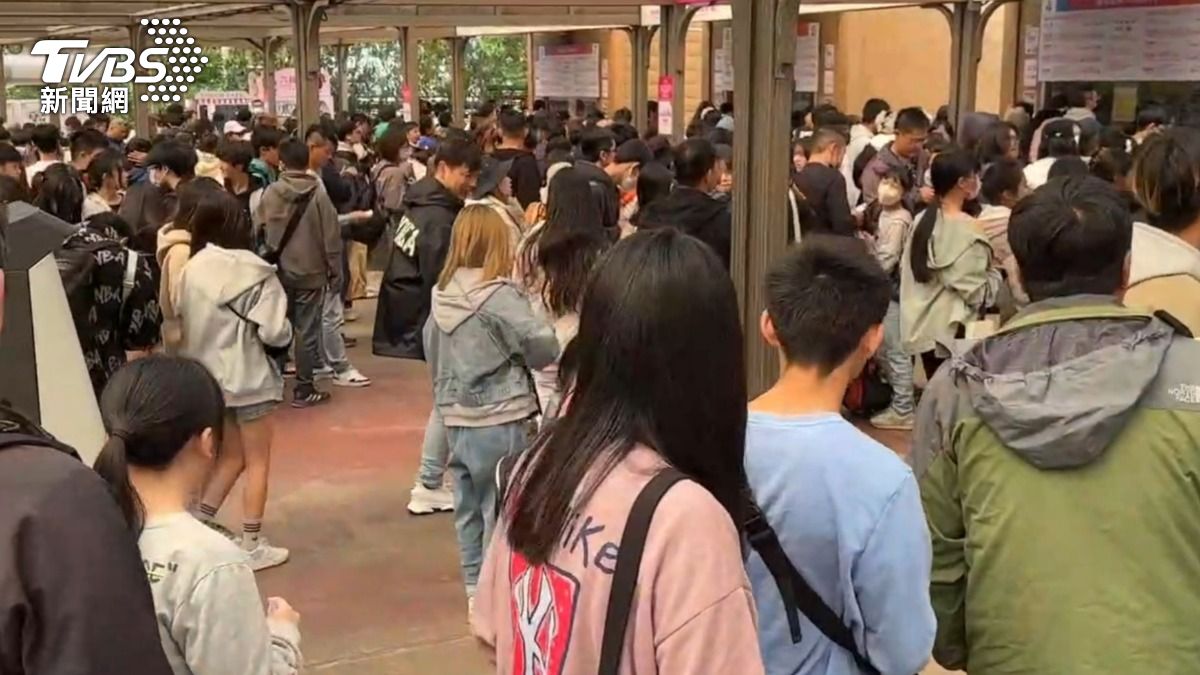 六福村排3小時!高中生怨「只玩到笑傲飛鷹」慘被罵爆:真貪心