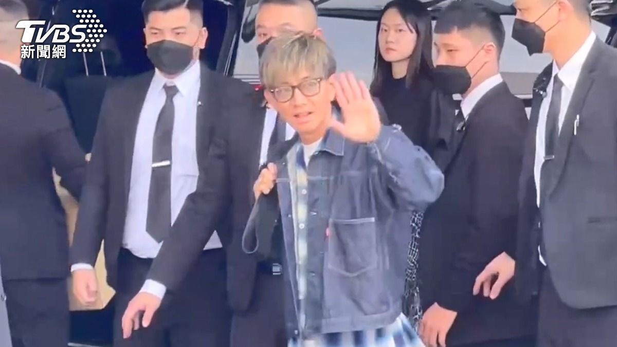 木村拓哉今天早上從松山機場離開台灣。(圖/TVBS)