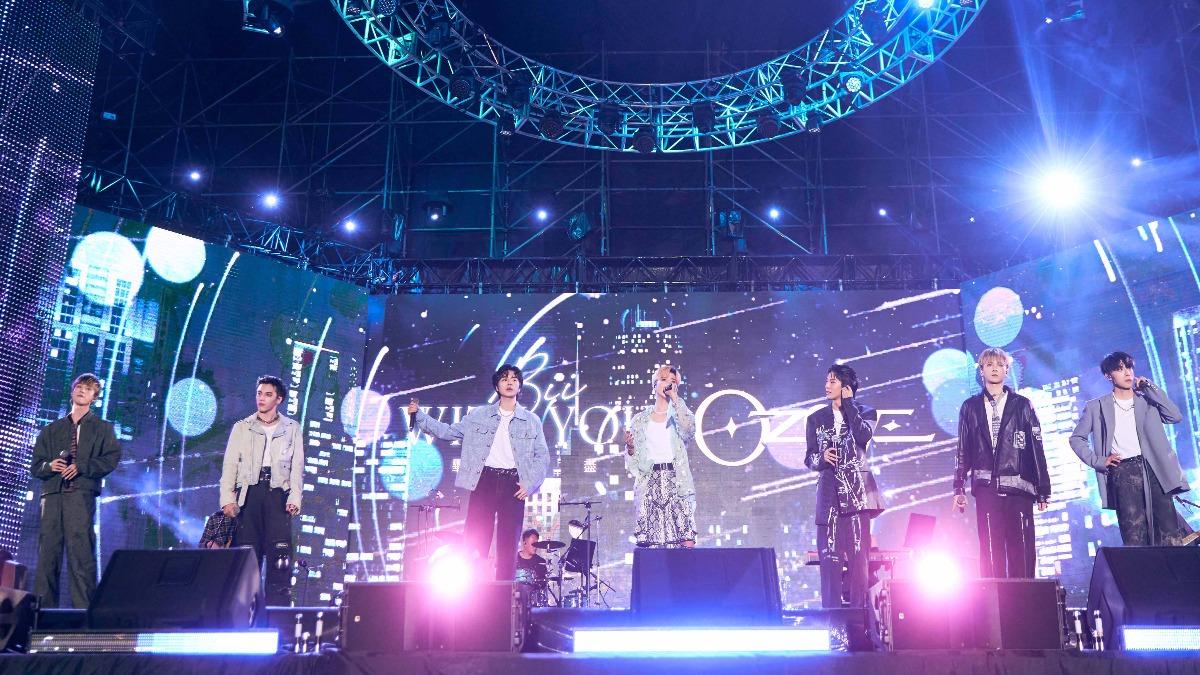畢書盡跟Ozone合唱溫暖情歌〈流星雨〉。(圖/索尼音樂提供)