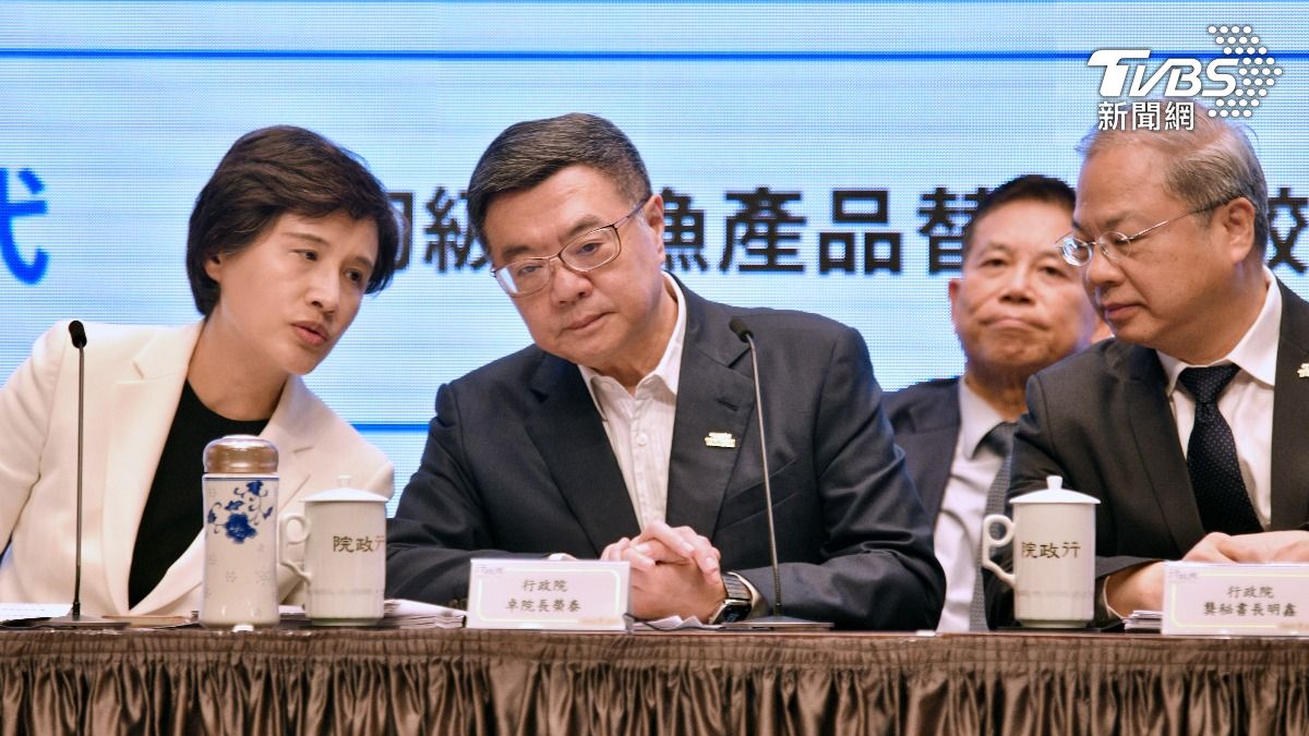 卓揆報告因應美國關稅衝擊的各項政策。(圖/胡瑞麒攝)