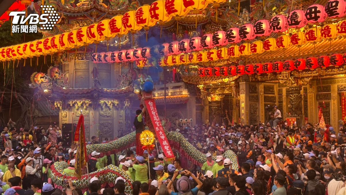 一年一度的大甲媽9天8夜遶境,今(4)日22時45分將起駕出發。(圖/林冠丞攝)