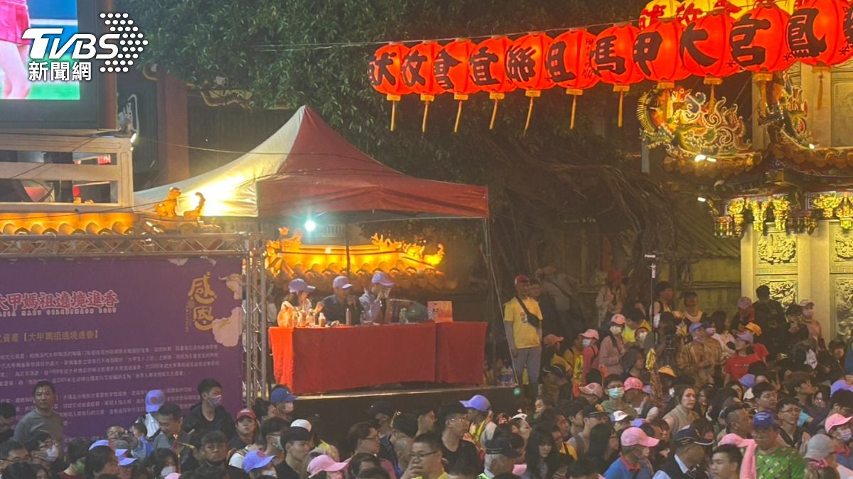 民俗專家林茂賢主持解說，分享媽祖信仰的特色。（圖／林冠丞攝）