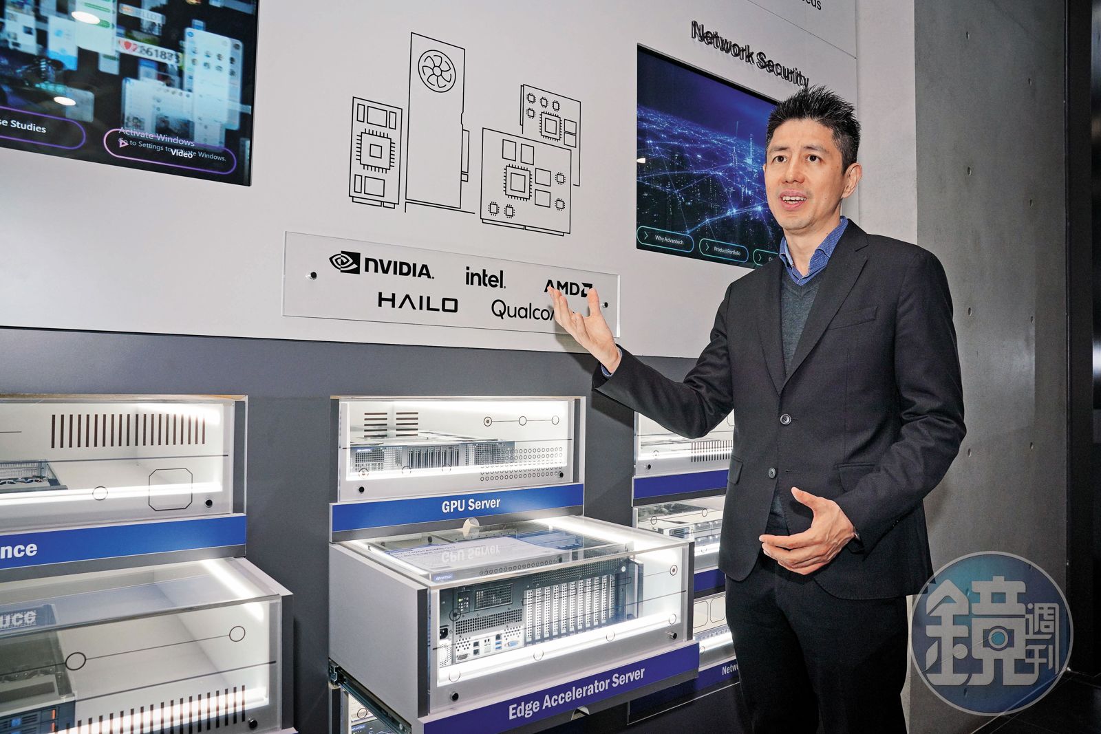 工業電腦龍頭研華率先在自家產線導入3項生成式邊緣AI專案,為工廠自動化帶來新突破。圖為研華邊緣伺服器事業副總鮑志偉。