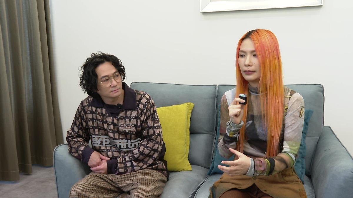 Tizzy Bac主唱惠婷、鼓手前源接受《TVBS新聞台》專訪(圖/莊其源攝)