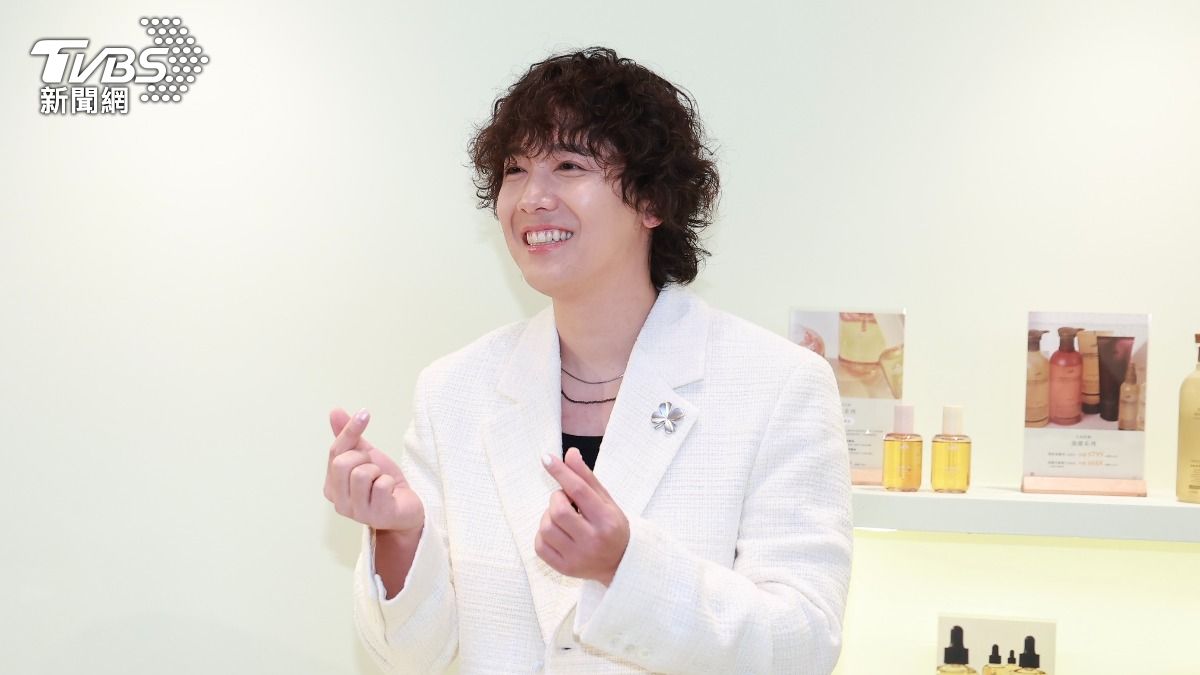直擊/開唱前7天李洪基現身台北!2百人淋雨圍觀 笑稱不會比愛心