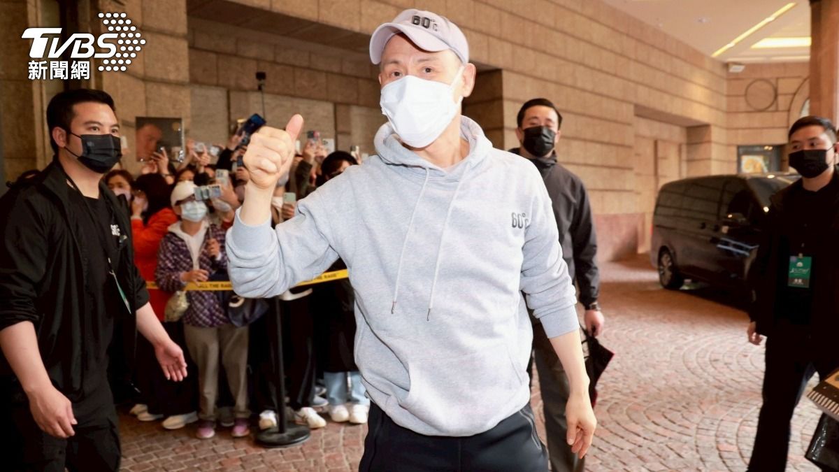 直擊/張學友鼻塞惹憂心 露面「1舉動」回應身體狀況