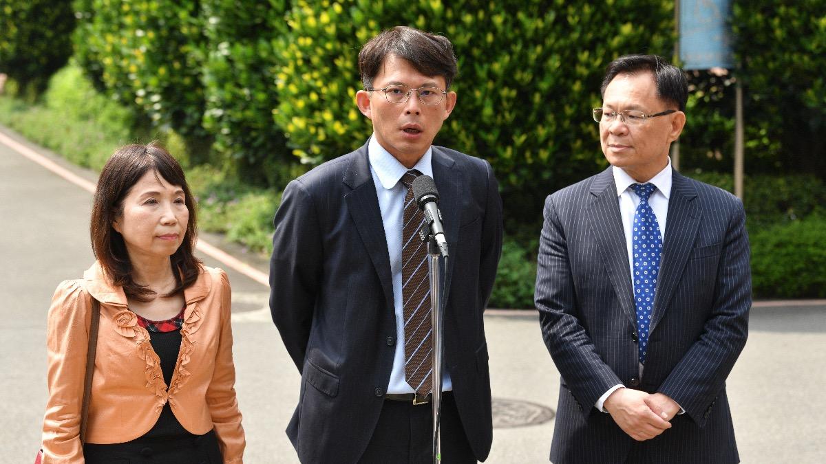 民眾黨團幹部陳昭姿、黃國昌、張啟楷。(圖/胡瑞麒攝)