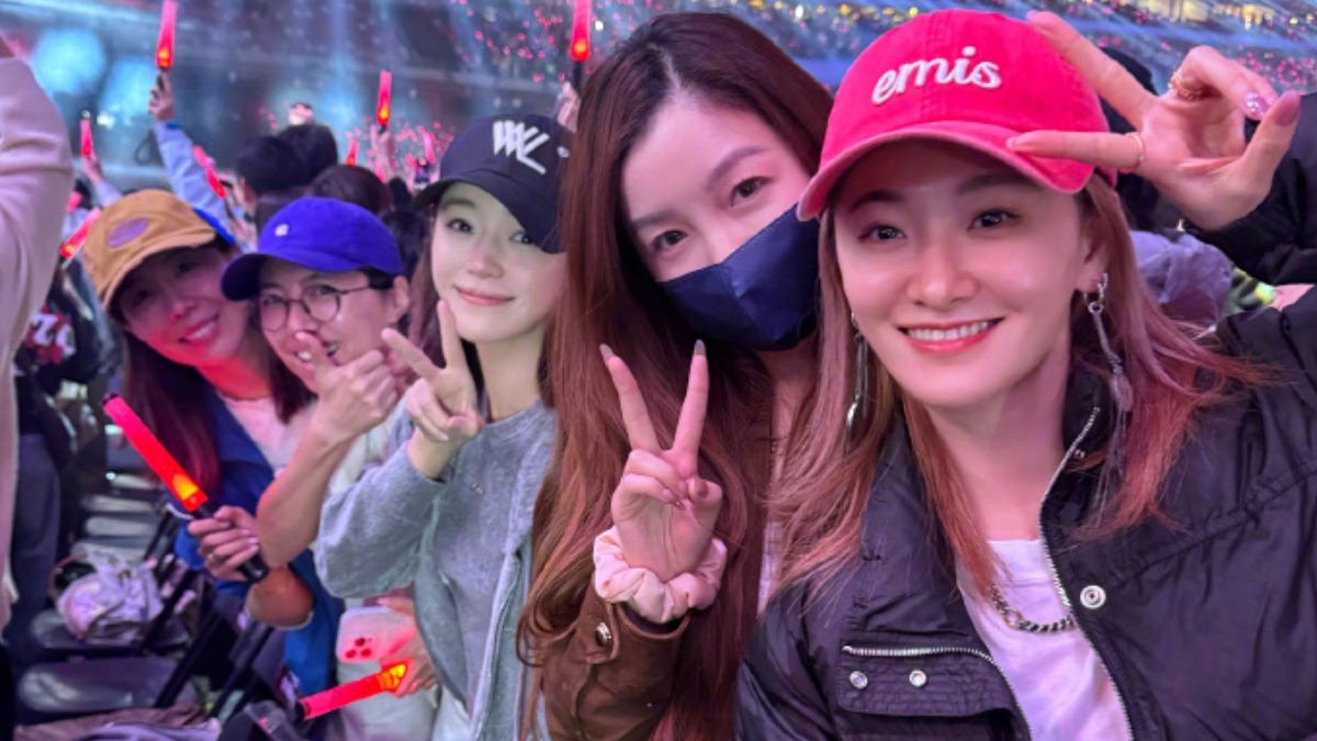 陳妍希(中)大讚張惠妹演唱會嗨翻天。(圖/翻攝自陳妍希微博)
