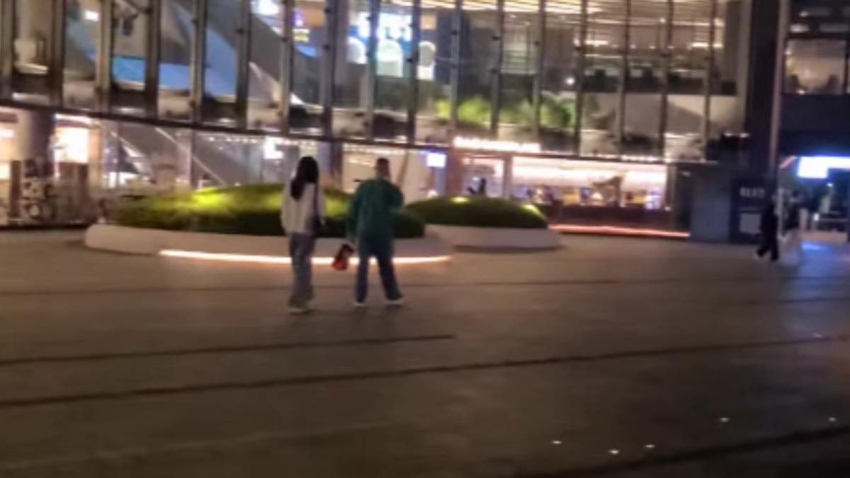 張兆志在路上撞見學弟夫妻。(圖/翻攝自張兆志臉書)