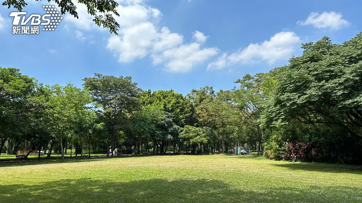 股災來襲睡公園？劍湖山推入園優惠　家樂福、摩斯小編齊出招