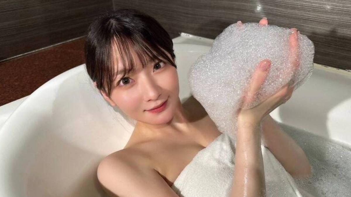 鷲尾芽衣的豪乳從J罩杯長大到現在的L罩杯,生長力驚人。(圖/翻攝自X)