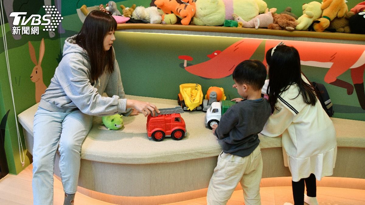 母親長期照顧孩子也可能出現憂鬱傾向。(圖／胡瑞麒攝）