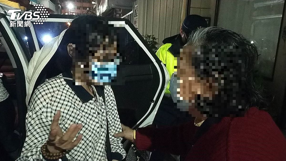 媽近全盲…攔不住愛女溜出門「對空氣說話」 黑暗中守空閨急哭