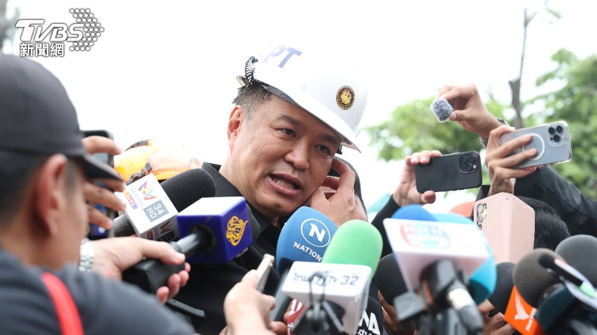 副總理阿努廷面對媒體追問支吾其詞。(圖/華子琛攝)