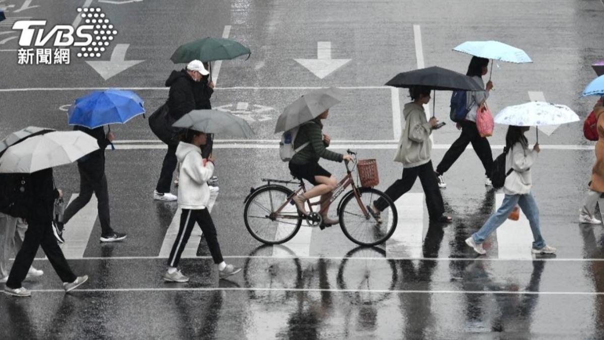 天氣/出門注意!鋒面通過大雷雨「狂轟4縣市」 鄭明典:提防雷陣雨