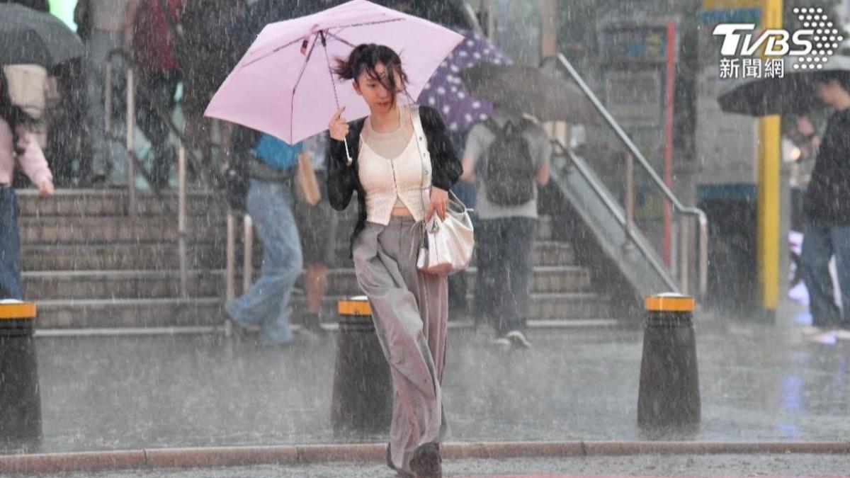 天氣/出門帶傘!2地今起濕答答 下週飆35度「雷雨炸4天」