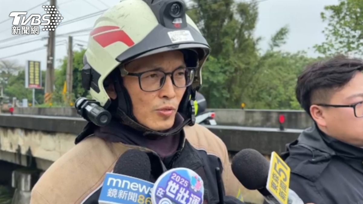 目前警消積極搜救當中。(圖/TVBS)