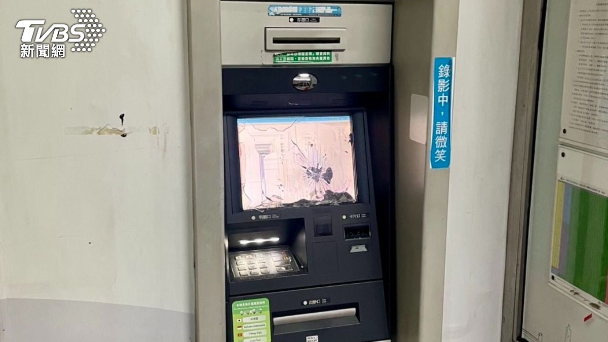 新北街友酒後心情不佳「砸爆ATM」 郵局經理傻眼報案