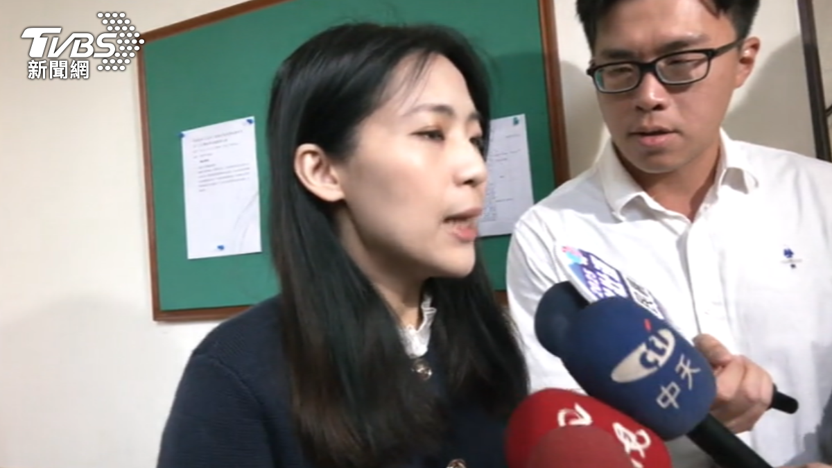 烏龍爆共諜!家屬控搞小動作 徐巧芯6度鞠躬:想親自致電道歉