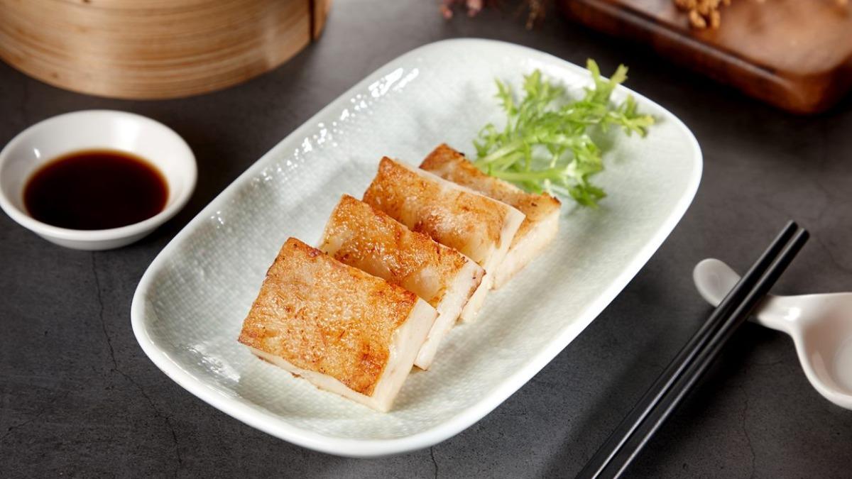 點八粵:首推「經典臘味蘿蔔糕」。(圖/「點八餐飲集團」提供)