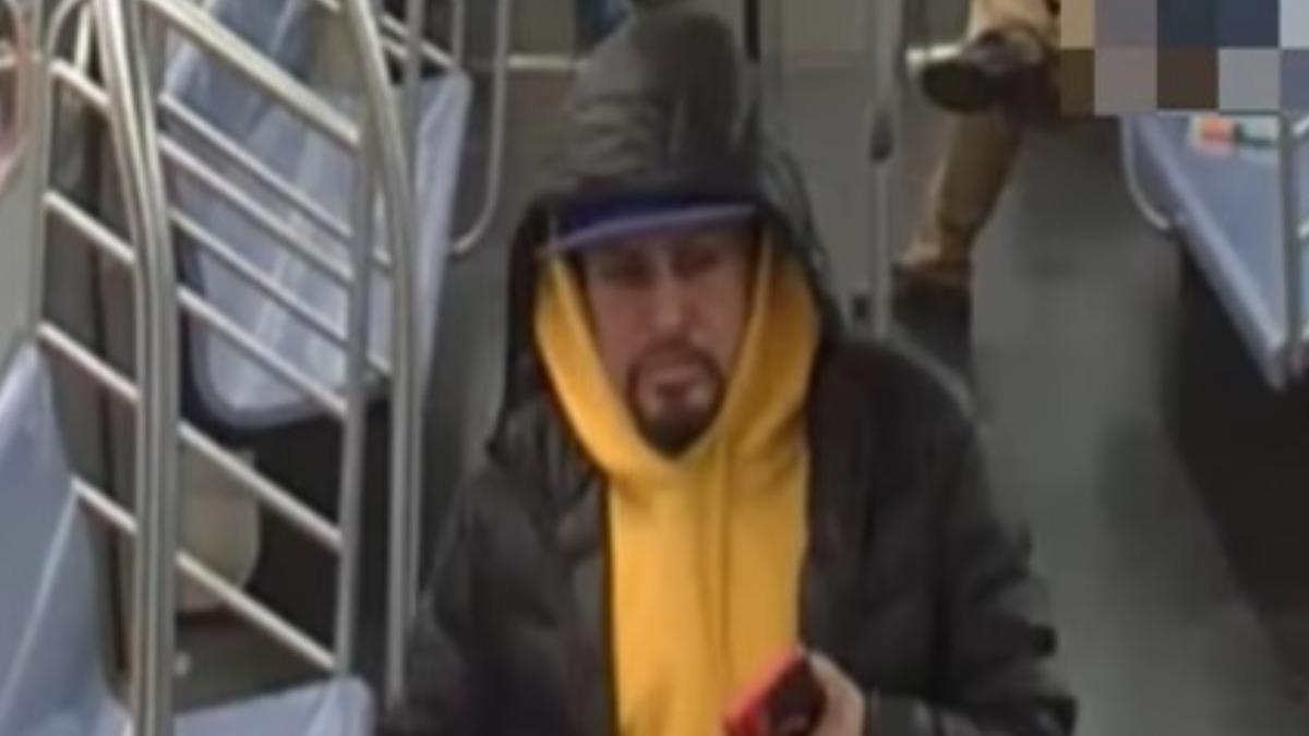 性侵屍體的男子。(圖/翻攝自Facebook@NYPD Crimestoppers)