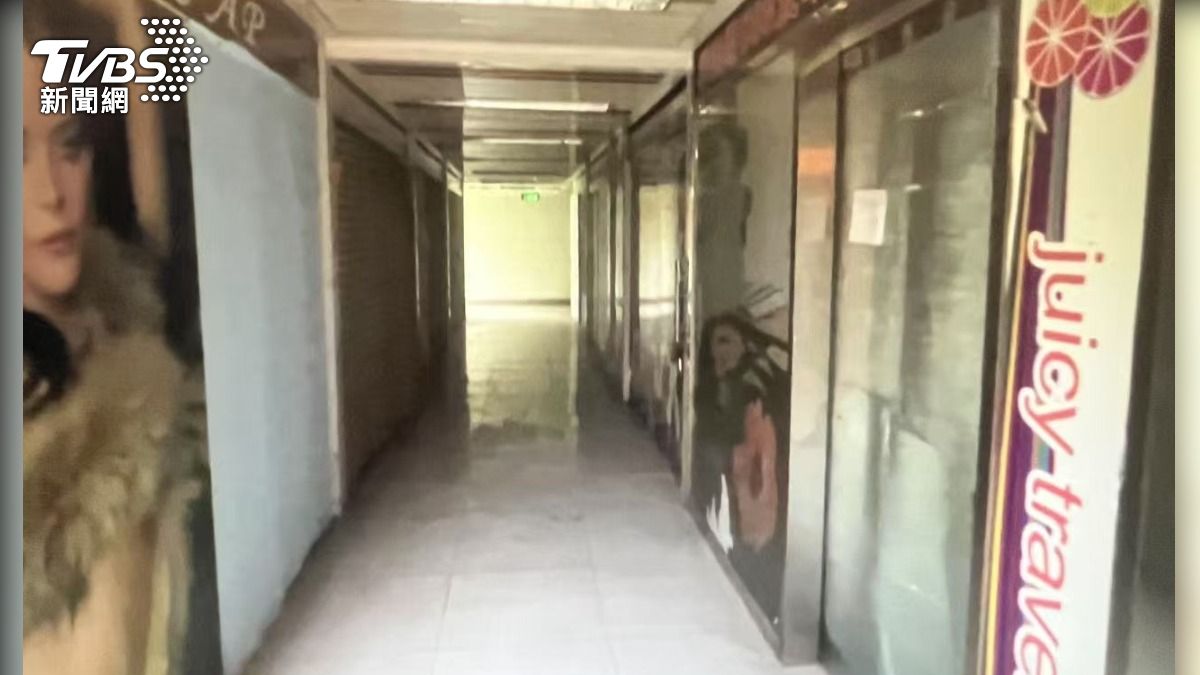 北京日壇國際貿易中心素有「北京小義烏」之稱，但TVBS特派記者實際走訪發現，近期人潮明顯銳減，許多店面大門深鎖，店家坦言，有受到中美關稅戰的影響。（圖／蔡儀潔 攝）