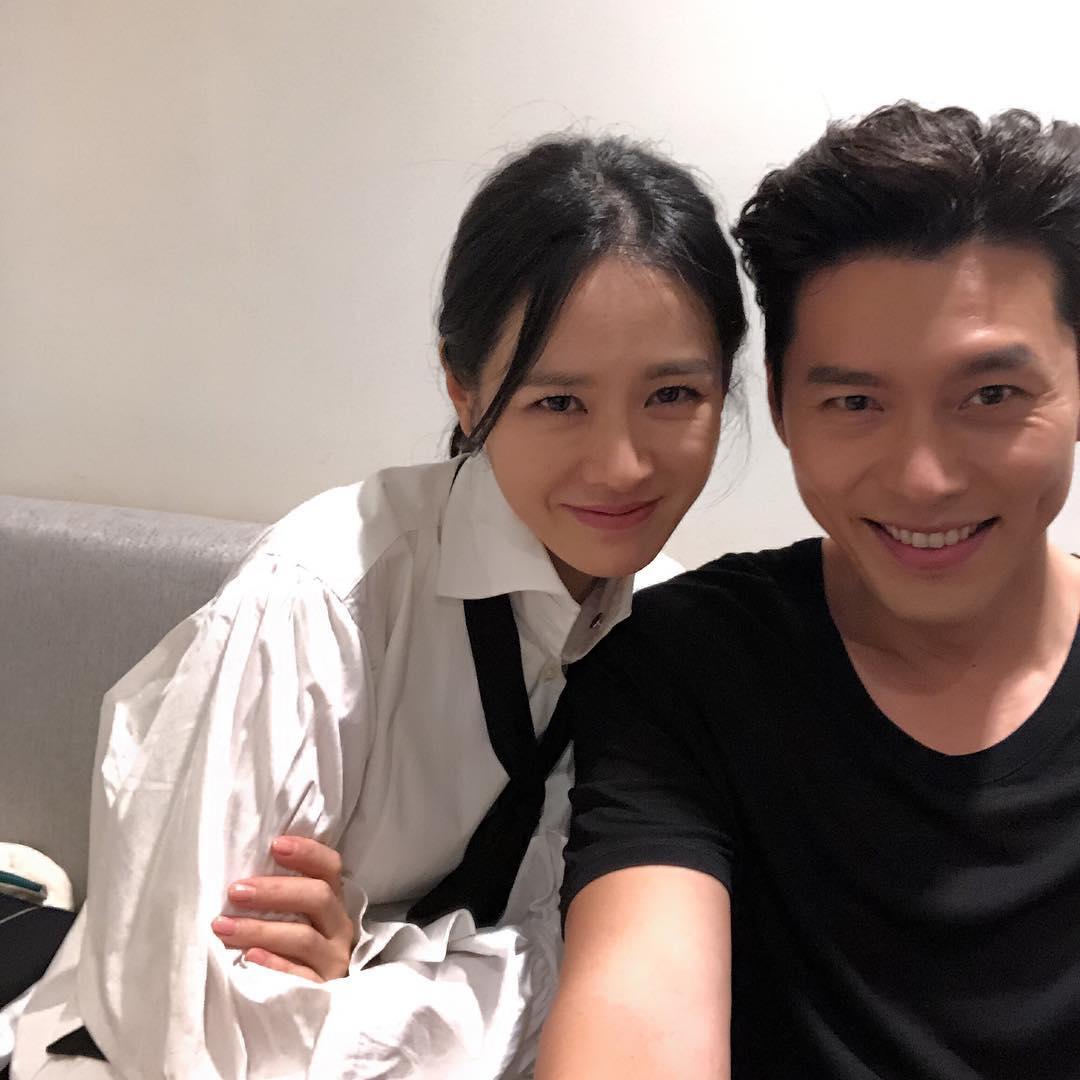 選擇休閒感的單品,達到減齡效果。(圖/翻攝自IG@yejinhand)