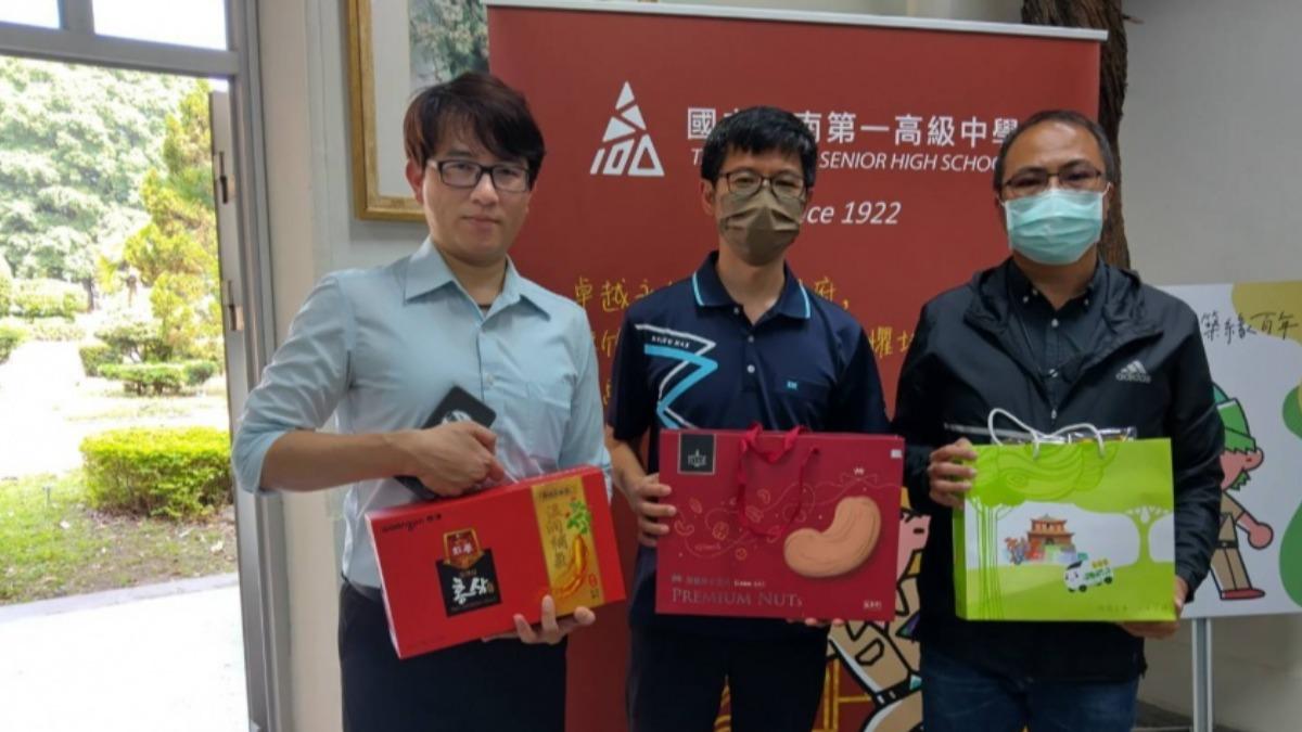 南一中學生搭公車遭司機咆哮訓話!市府、客運業者到校致歉