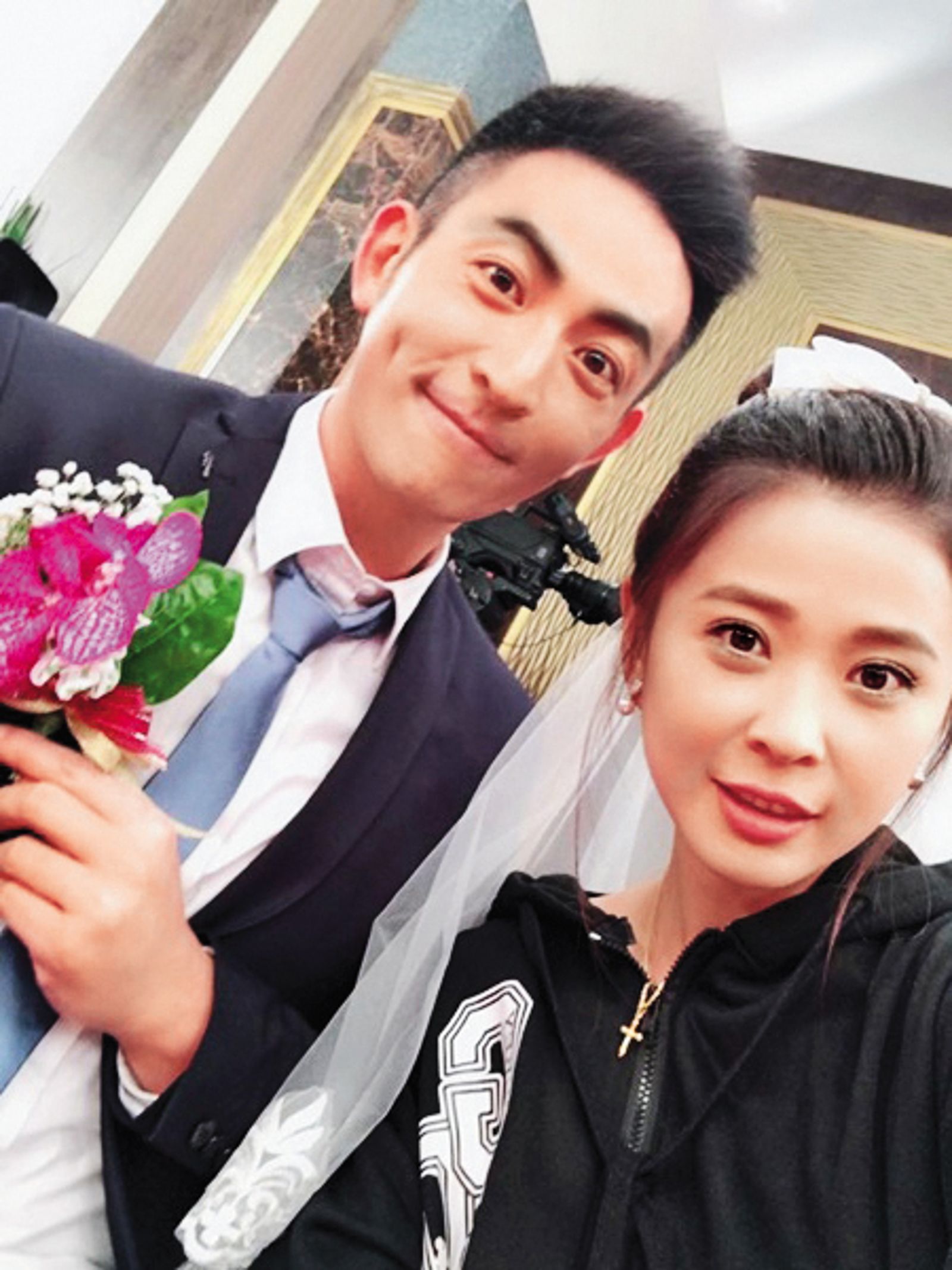 趙駿亞（左）曾和女演員李燕（右）交往，分手後李燕不願透露分開原因。
