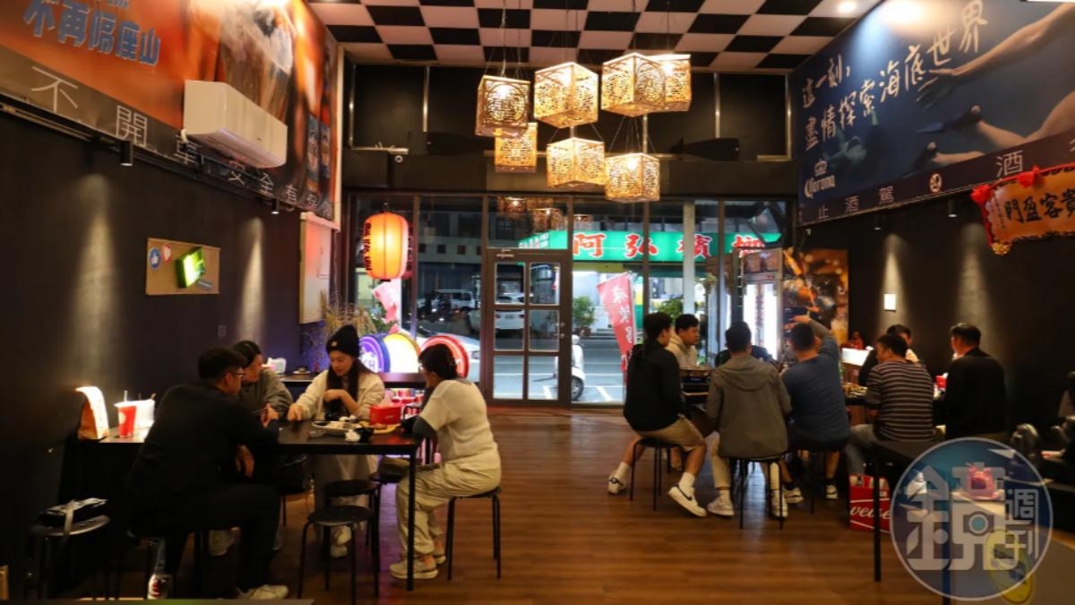台東深夜食堂「肆零陸串燒酒場」營業至凌晨兩點。（圖／鏡週刊）