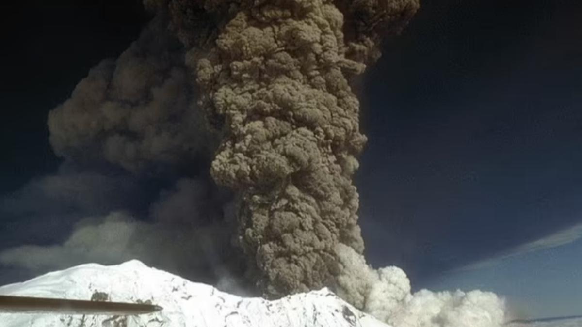 美民眾瘋買囤貨！與關稅無關　阿拉斯加火山恐爆發引慌亂
