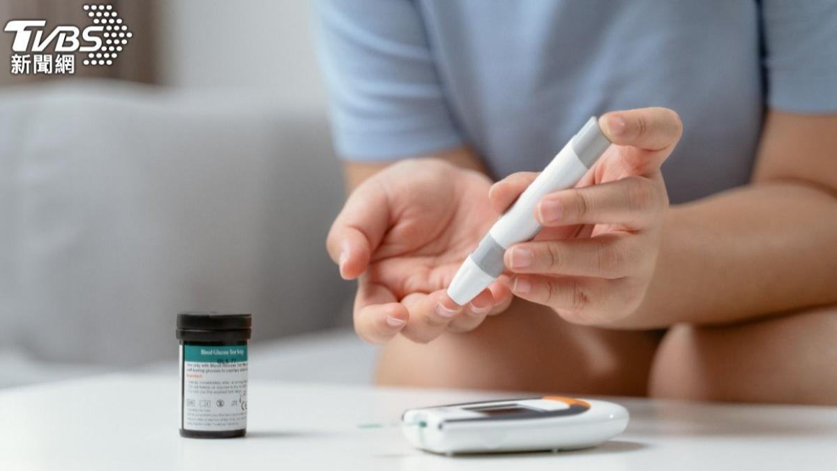 30歲女被釘書刺傷手腫兩倍大!竟罹「糖尿病」 醫:3狀況快就醫