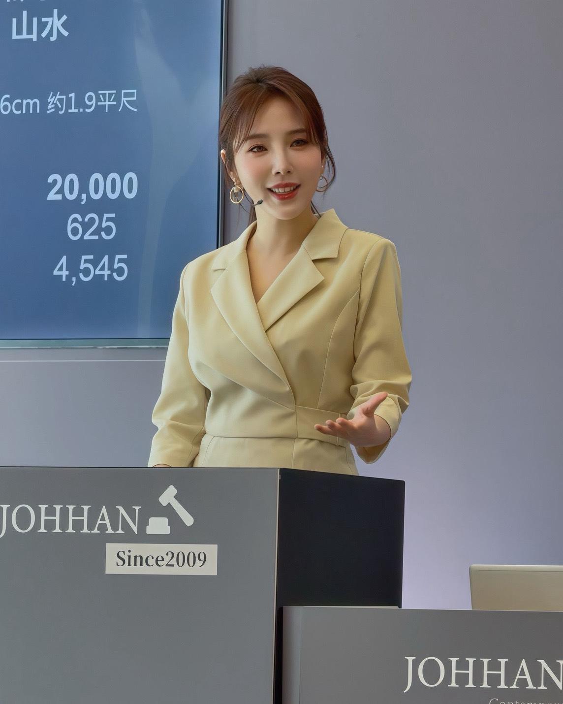 朱琦郁拍出百萬商品。(圖/經紀人提供)